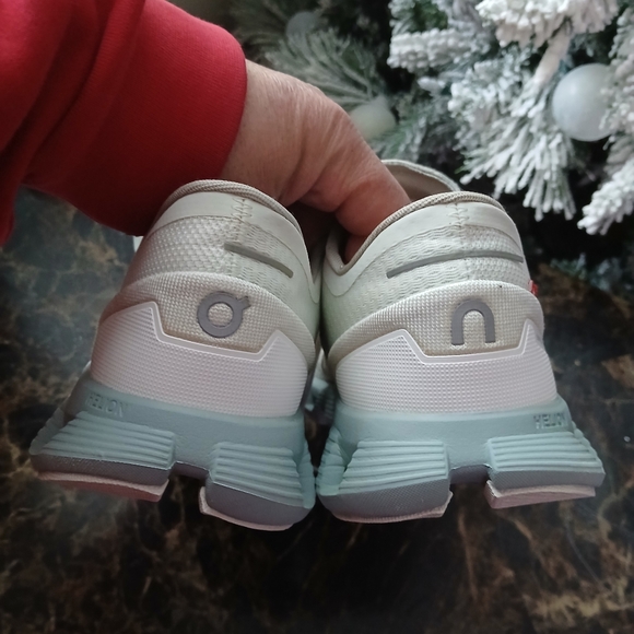 On Cloud X Lifestyle/Athletic Medical Field Shoes Size 11 for Women - Picture 4 of 10